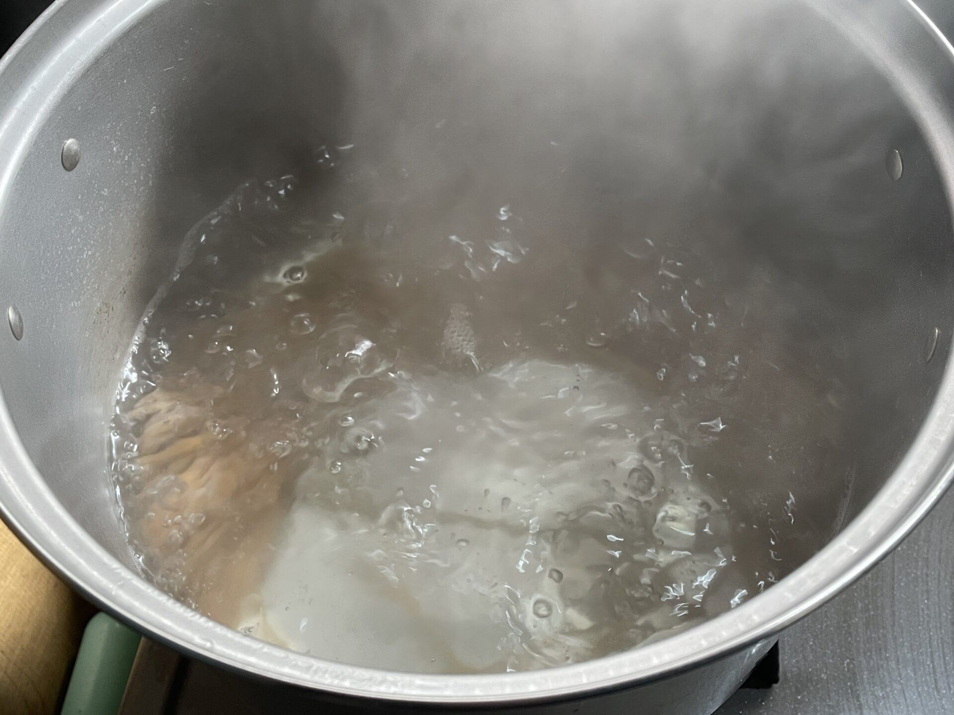 【大人数向け】大量のパスタを美味しく茹でるコツ | パスタ食べよう